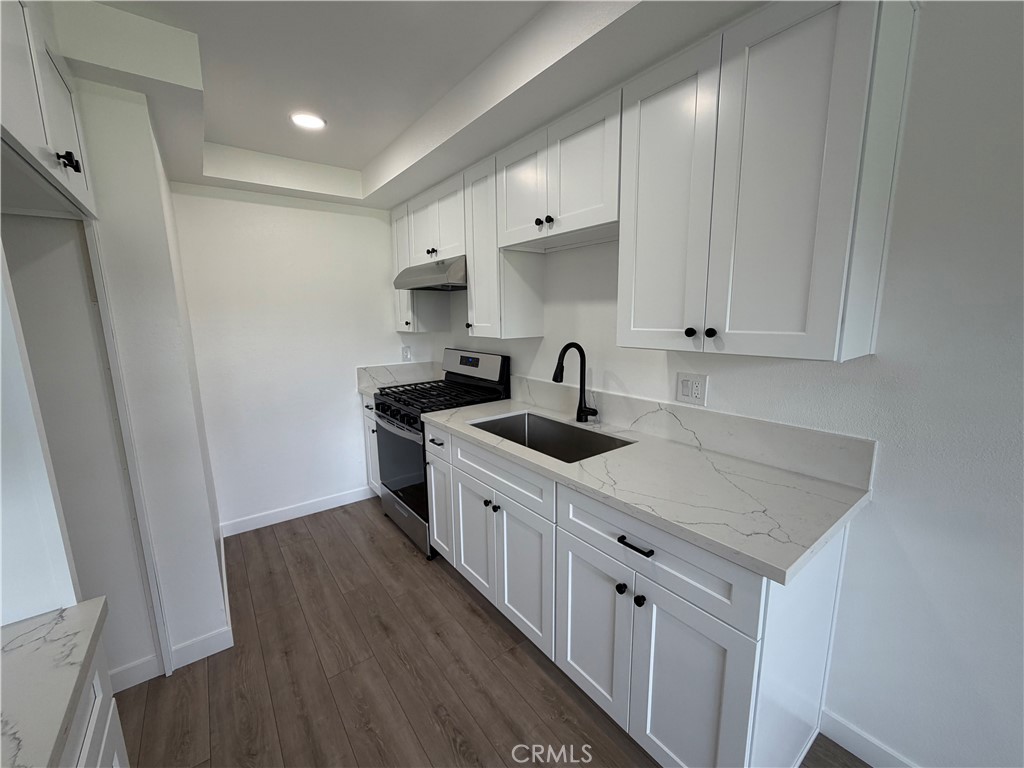 1400 W Warner Avenue 41