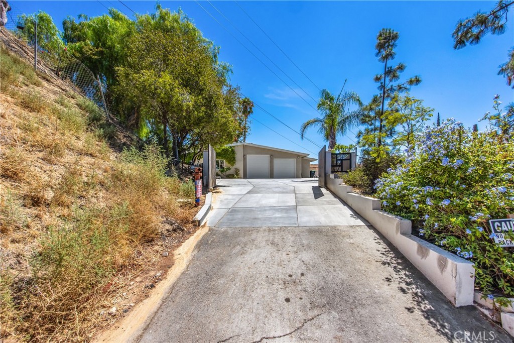 11661 Anderson