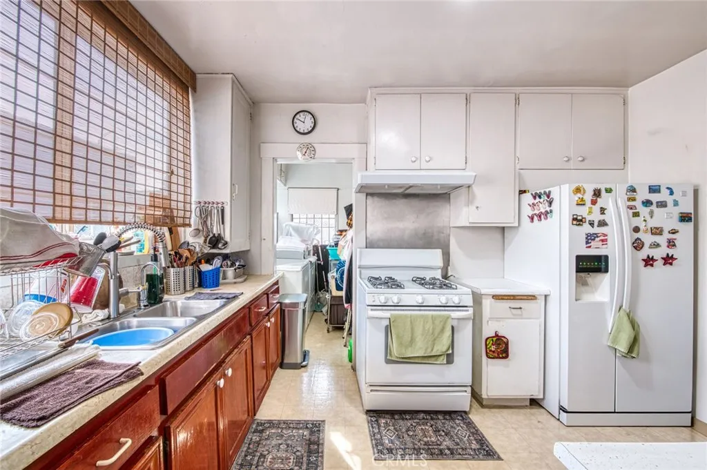 Los Angeles, California 90062, United States, ,Residential,Active,243819