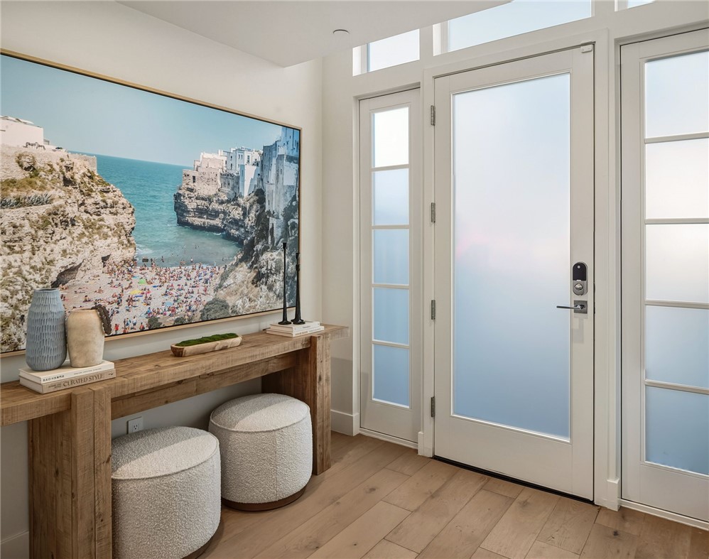 1371 N Coast Highway