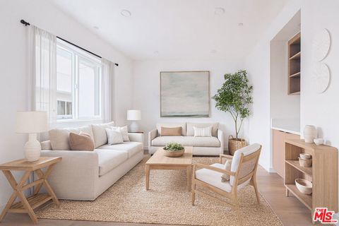 Photo of 14606 Sylvan Street #503, Van Nuys, CA 91411 (MLS # 26673771)