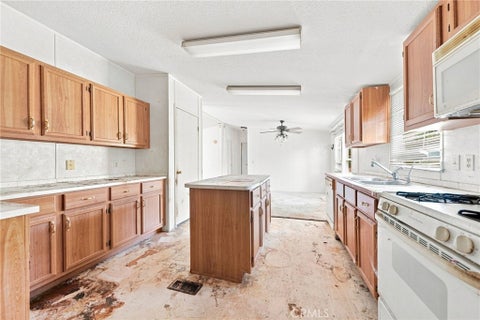 Tiny photo for 31130 S General Kearny Road #190, Temecula, CA 92591 (MLS # SW26198518)