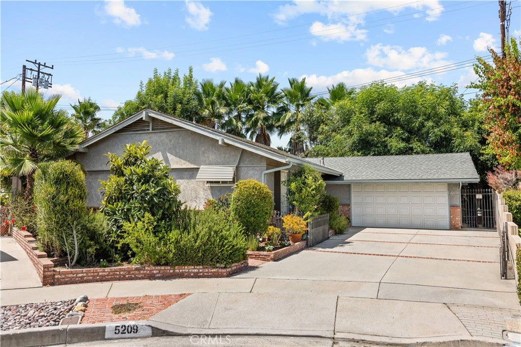 5209 Ansdell PL