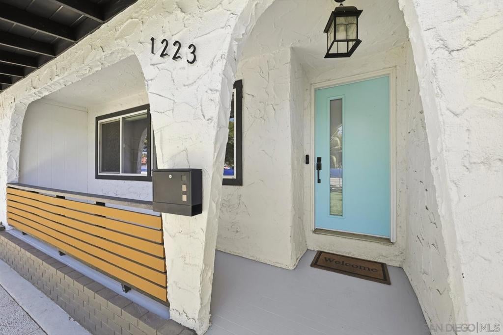 1223 Rock Springs Rd. RD, San Marcos CA 92069