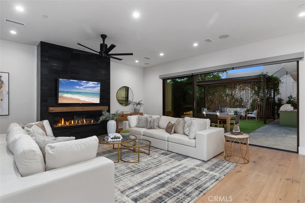 175 Costa Mesa