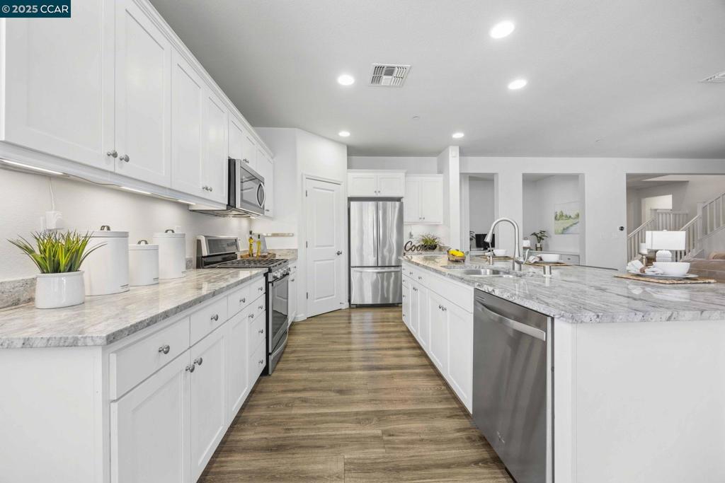 BRENTWOOD - Residential