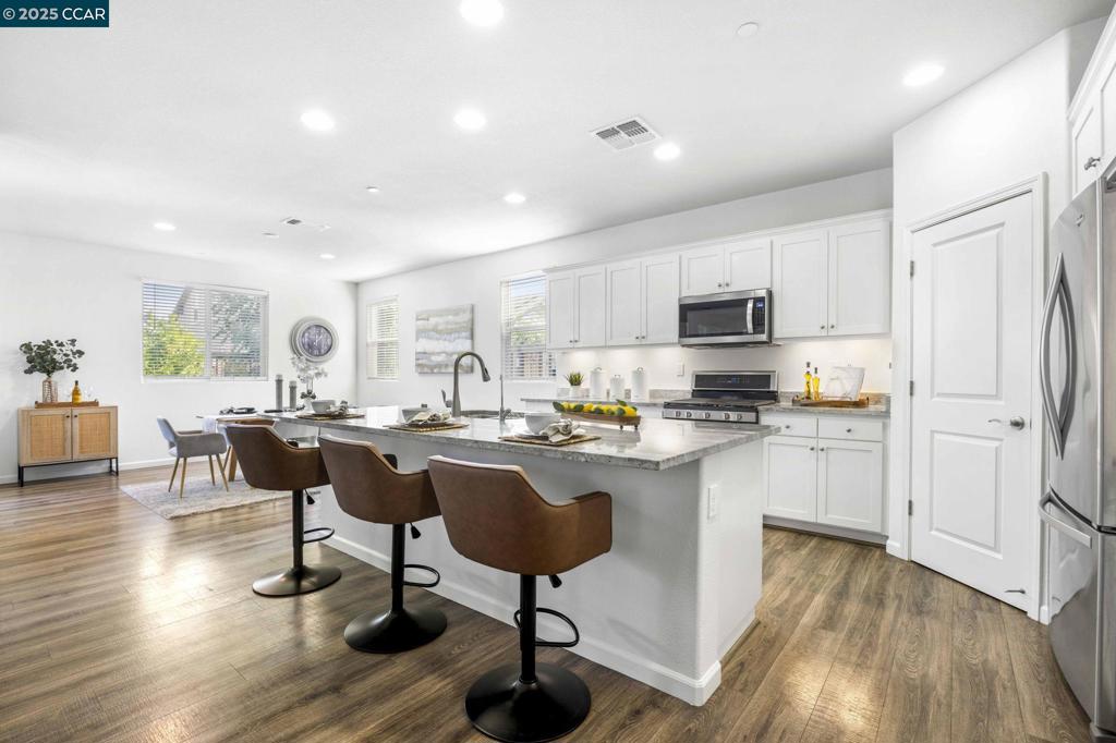 BRENTWOOD - Residential