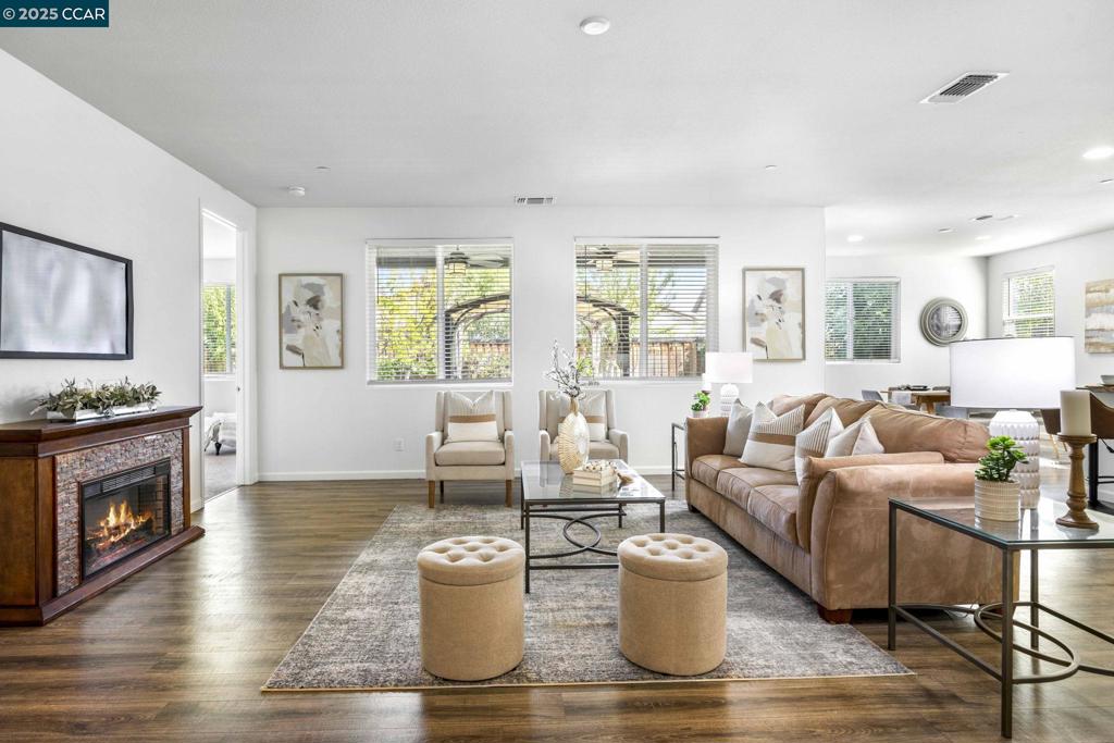 BRENTWOOD - Residential