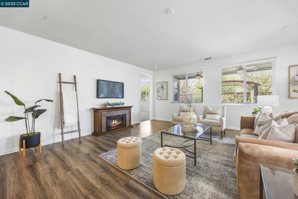 BRENTWOOD - Residential