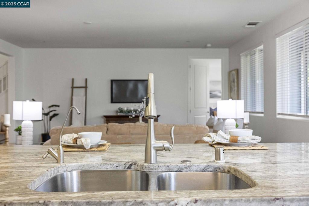 BRENTWOOD - Residential