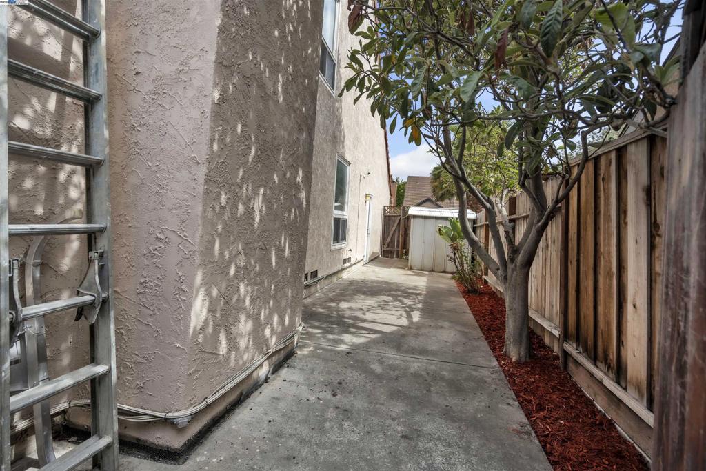 CENTRAL HAYWARD - Residential