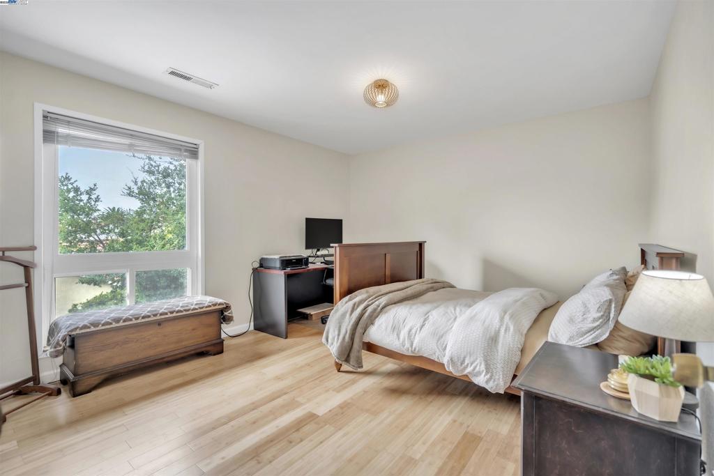 CENTRAL HAYWARD - Residential