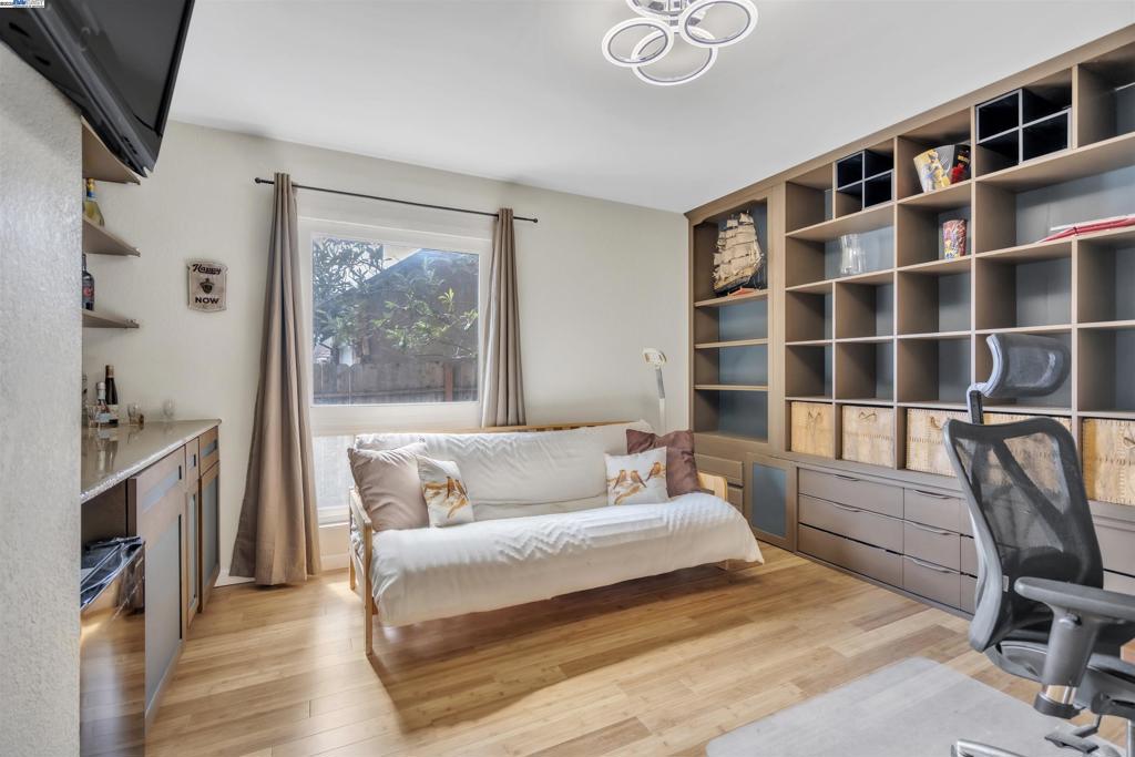 CENTRAL HAYWARD - Residential