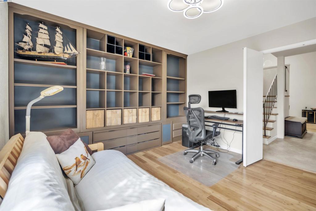 CENTRAL HAYWARD - Residential