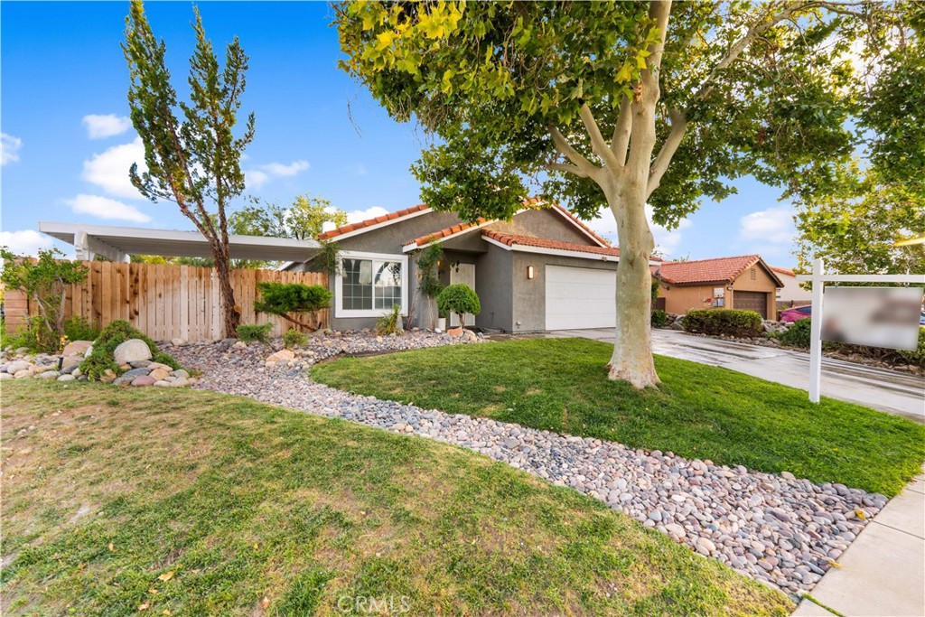 4042 E Avenue R6