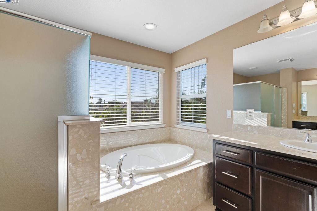 BRENTWOOD - Residential