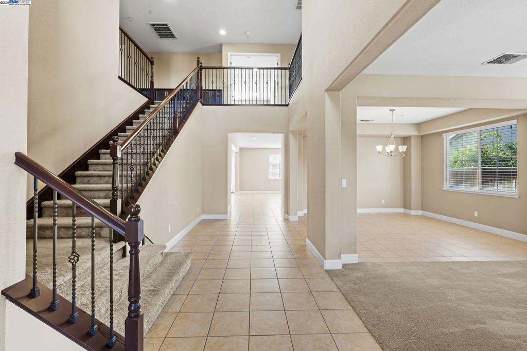 2255 Sugarloaf Ct