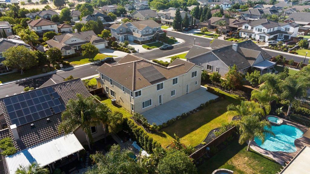 BRENTWOOD - Residential