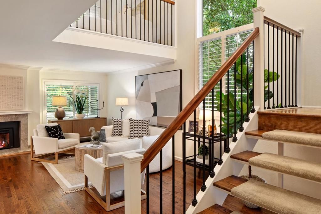 Photo of 121 Rio Vista Vis, Los Gatos, CA 95032 (MLS # ML82041606)