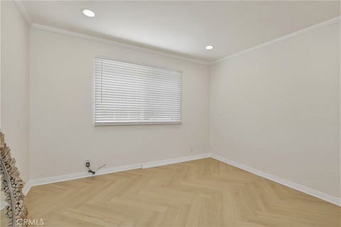 Tiny photo for 7152 Pomelo DR, West Hills, CA 91307 (MLS # OC26164799)