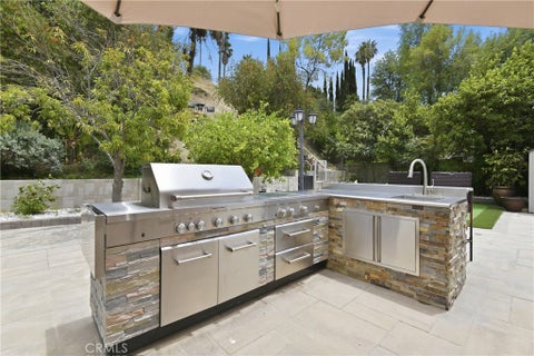 Tiny photo for 7152 Pomelo DR, West Hills, CA 91307 (MLS # OC26164799)