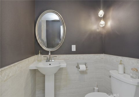 Tiny photo for 7152 Pomelo DR, West Hills, CA 91307 (MLS # OC26164799)