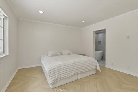 Tiny photo for 7152 Pomelo DR, West Hills, CA 91307 (MLS # OC26164799)