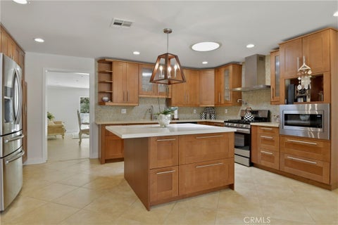 Tiny photo for 7152 Pomelo DR, West Hills, CA 91307 (MLS # OC26164799)