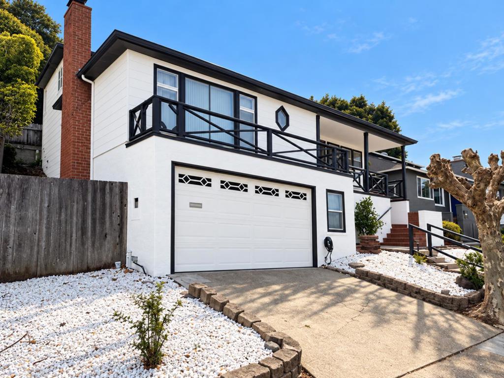 151 El Bonito Way