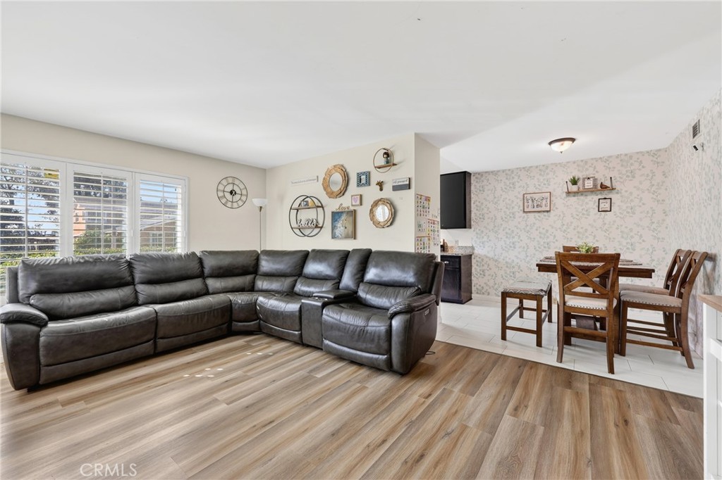 2130 Eveningside