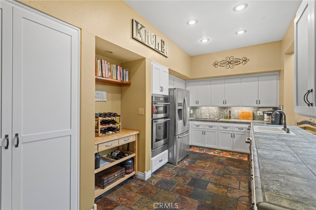 Village (TV) - Residential