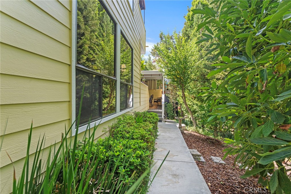 Village (TV) - Residential