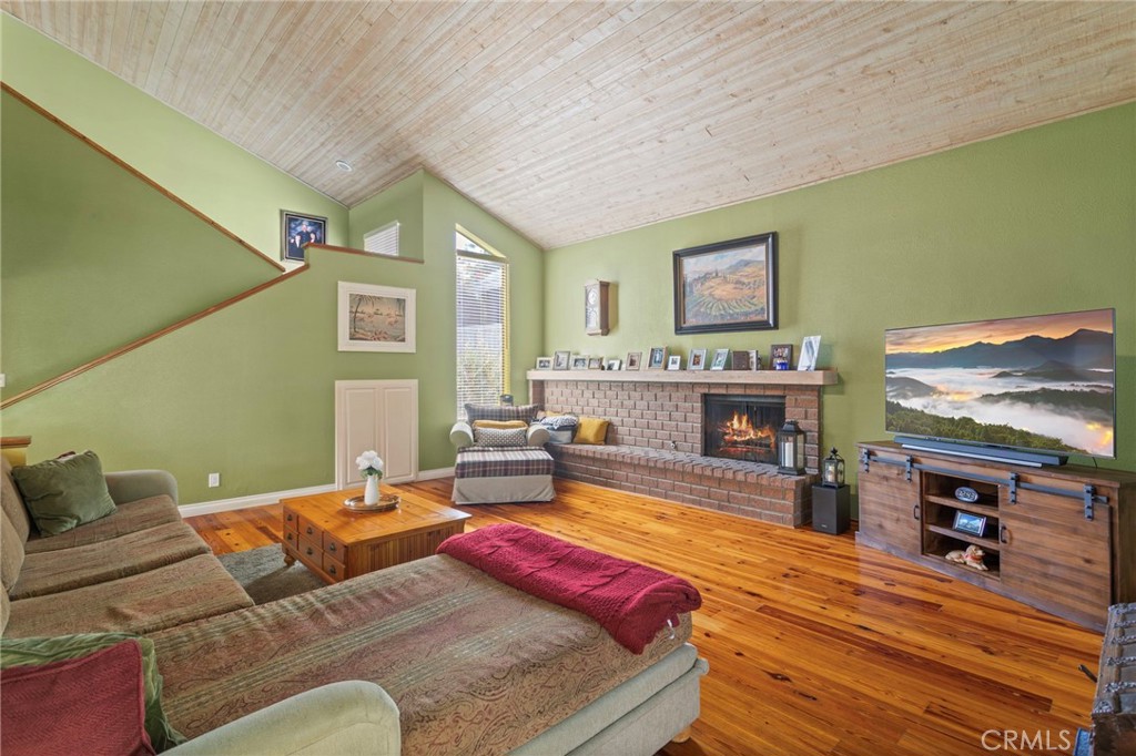 Village (TV) - Residential