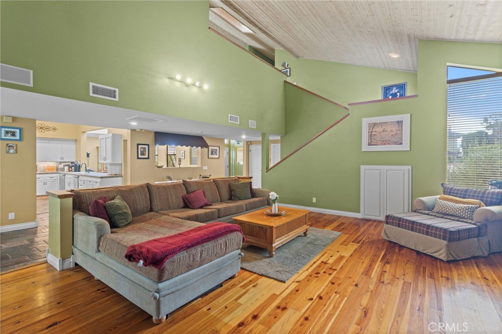 Village (TV) - Residential