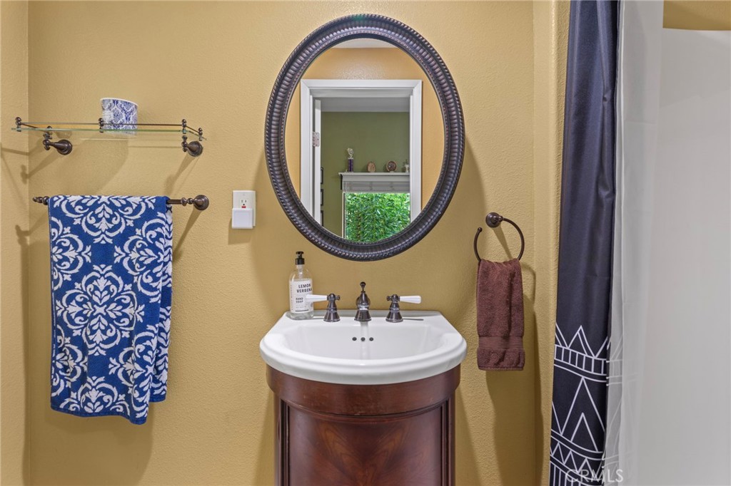 Village (TV) - Residential