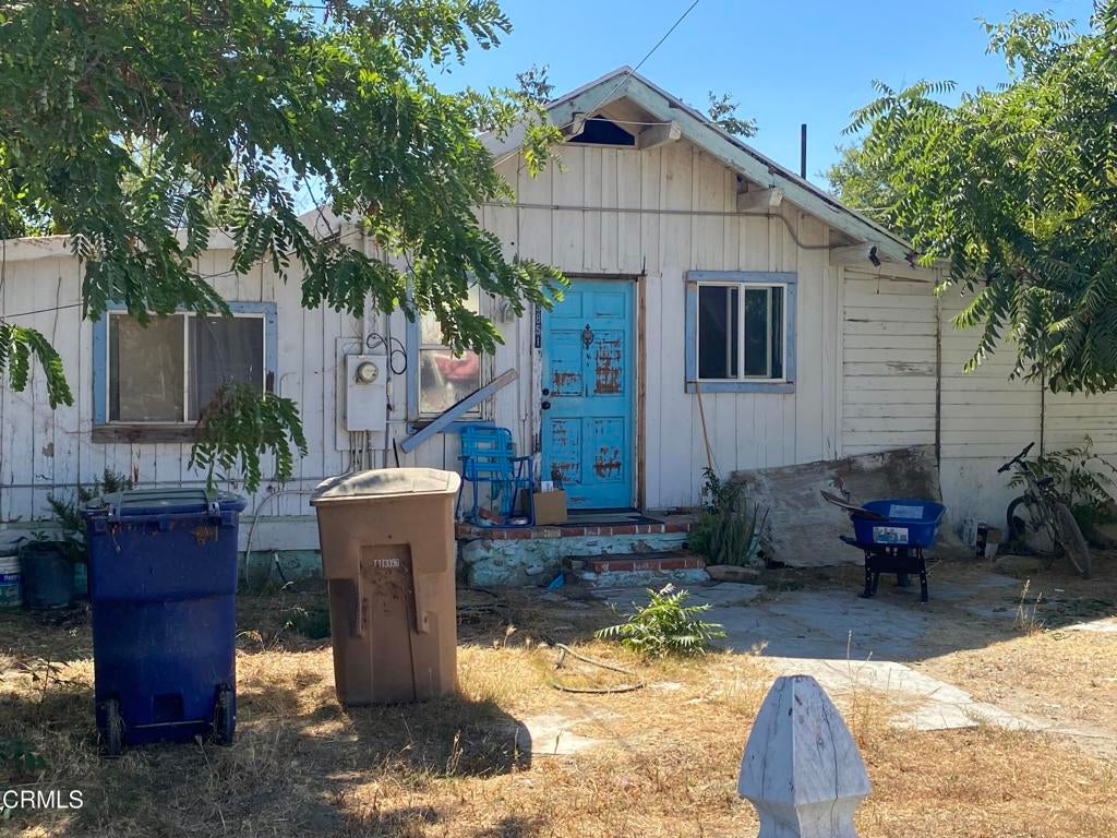 3851 Pacific Avenue