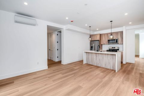 Photo of 5321 Ben Avenue #3, Valley Village, CA 91607 (MLS # 26637675)