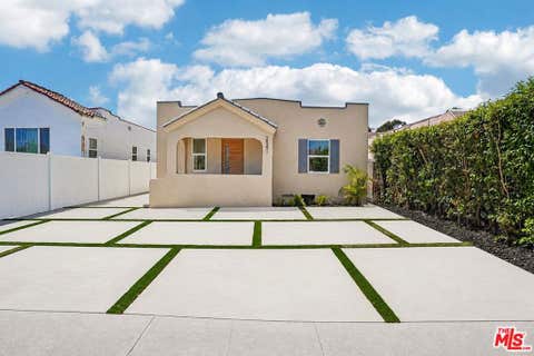 Photo of 2541 Carmona Avenue, Los Angeles, CA 90016 (MLS # 26867333)