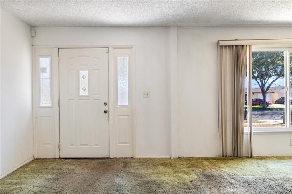 115 W Sirius Avenue