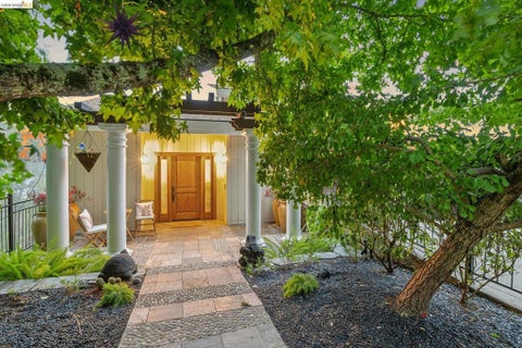 Photo of 7015 Elverton Dr DR, Oakland, CA 94611 (MLS # 41141118)