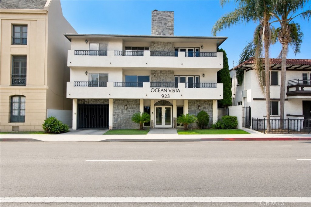 923 E Ocean 5