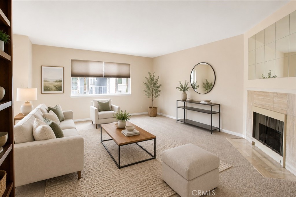 923 E Ocean 5