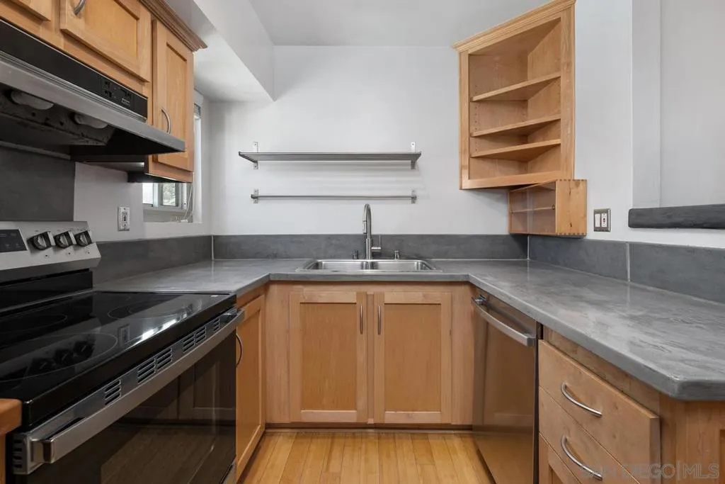 La Jolla, California 92037, United States, 1 Bedroom Bedrooms, ,1 BathroomBathrooms,Residential,Active,141233