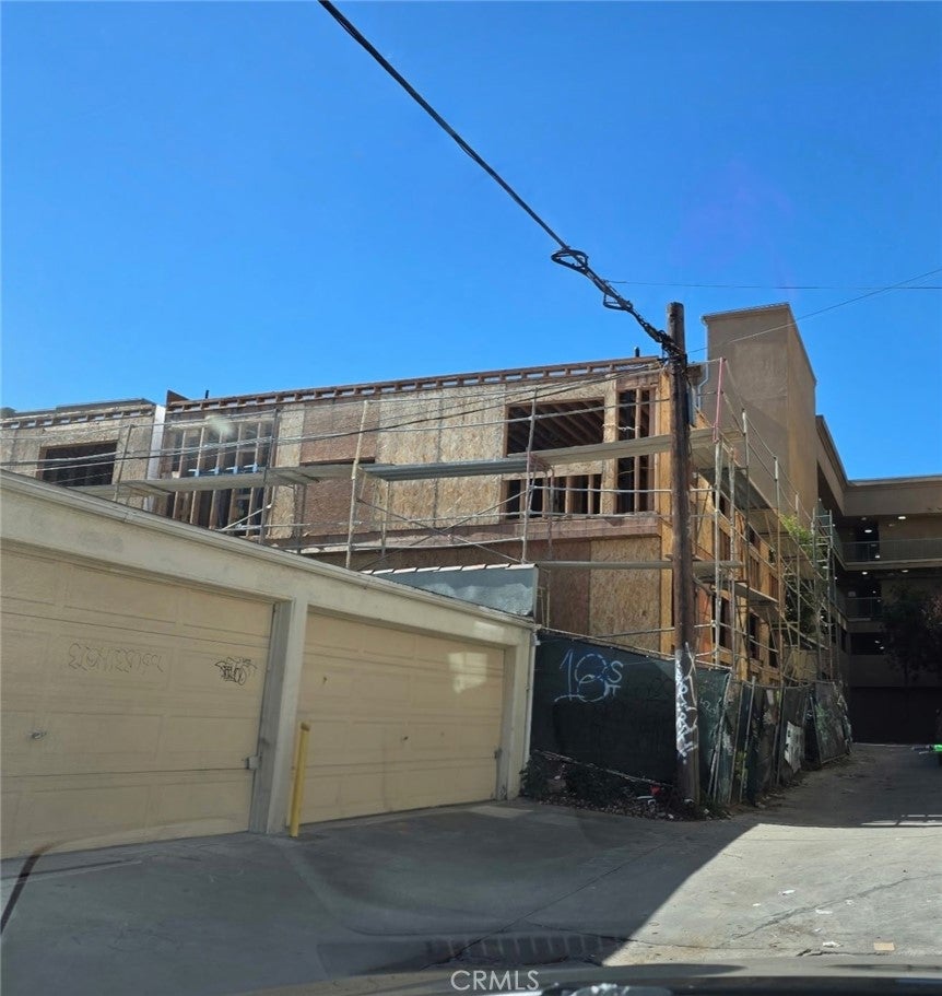 221 S Bonnie Brae