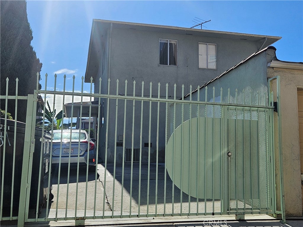221 S Bonnie Brae
