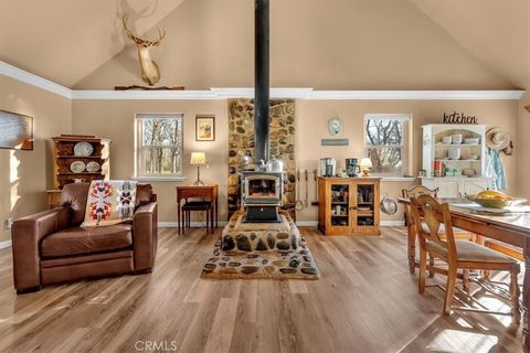 Photo of 18810 Phyllis Rd, Cottonwood, CA 96022 (MLS # SN26011967)