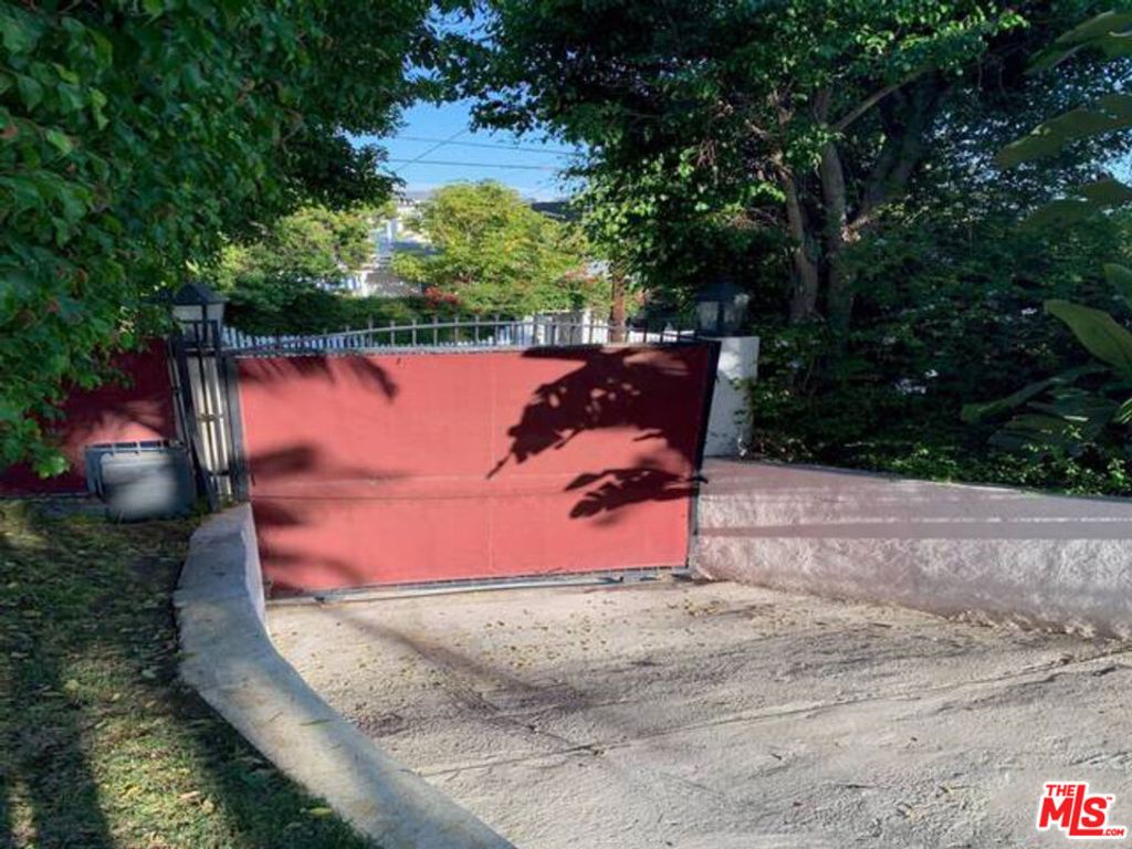 Photo of 1215 Hilldale Ave Ave, Los Angeles, CA 90069 (MLS # 25578215)
