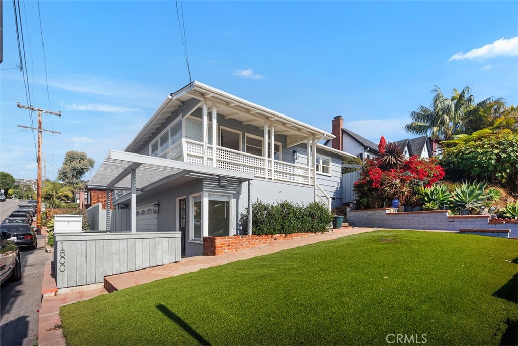 1800 Glenneyre Street