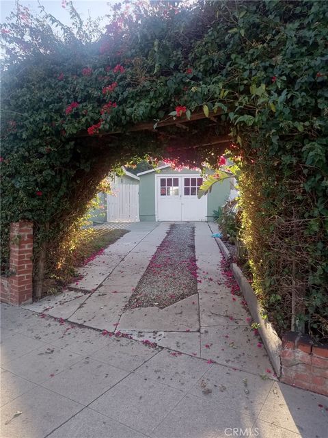 Photo of 660 Silver lake Blvd Blvd, Silver Lake, CA 90026 (MLS # PW25129542)