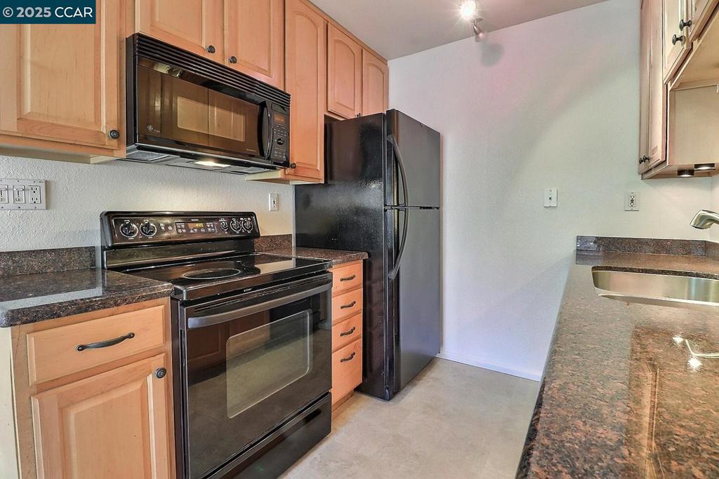 GREENWOOD CONDOS - Residential